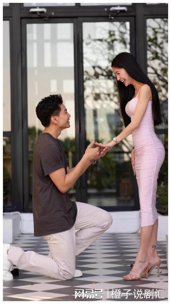 孔令奇求婚成功！260万钻戒套牢女友 揭